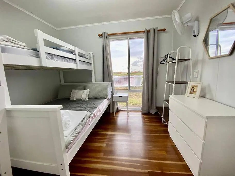 בית נופש ברגרה Pet & Family Friendly Ocean Front Beach Cottage אוסטרליה