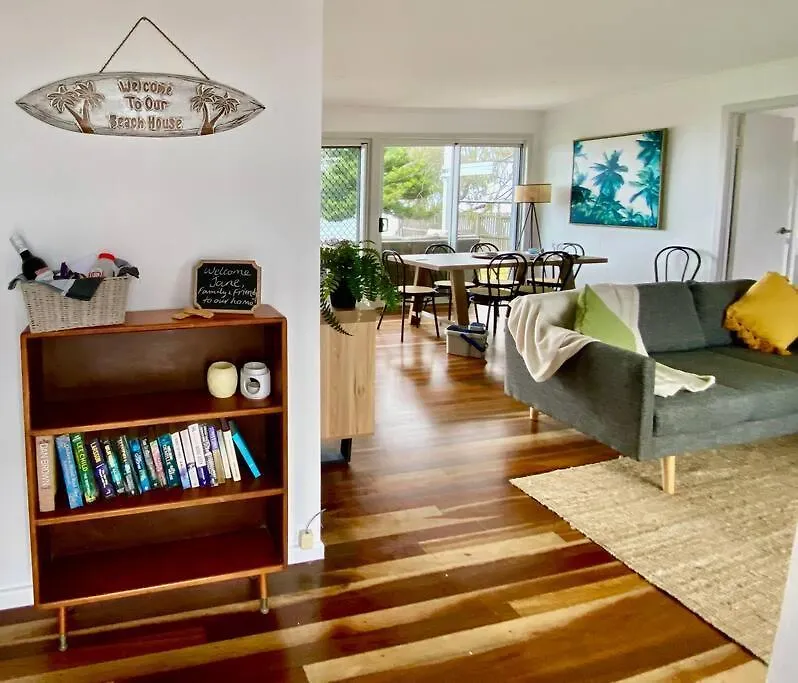 בית נופש ברגרה Pet & Family Friendly Ocean Front Beach Cottage אוסטרליה