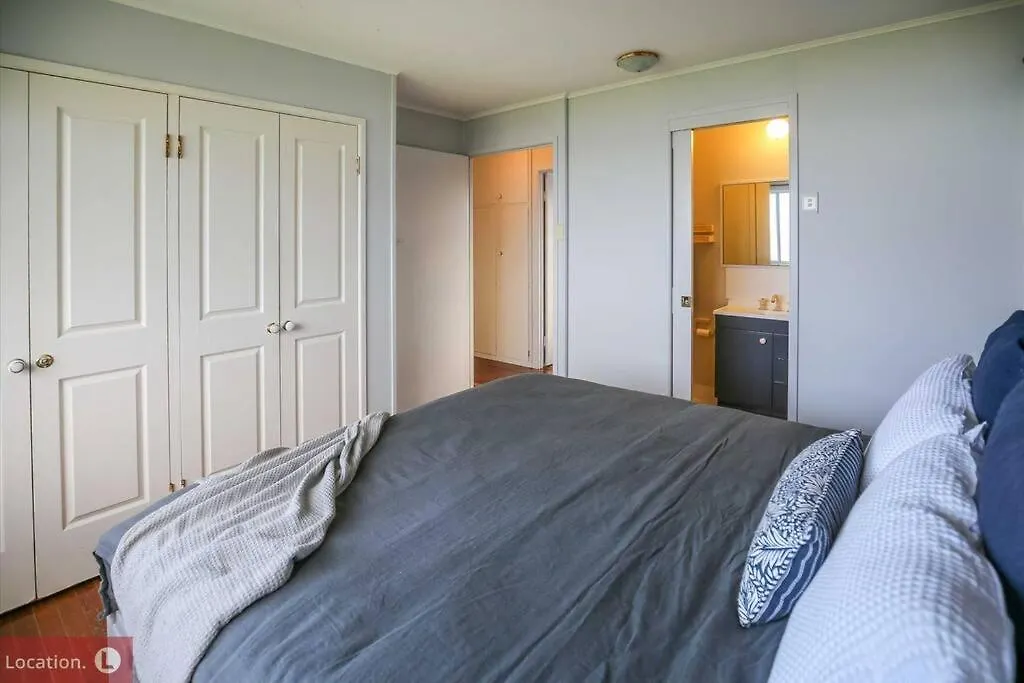 Pet & Family Friendly Ocean Front Beach Cottage location