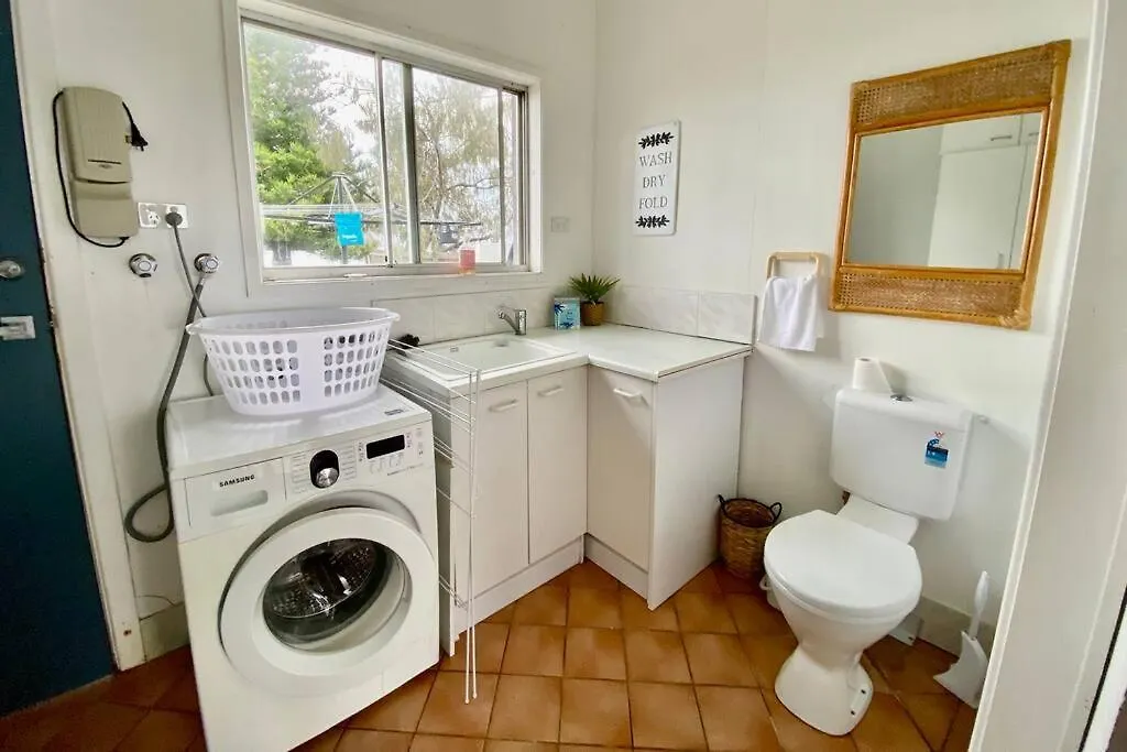 Pet & Family Friendly Ocean Front Beach Cottage Bargara Holiday home