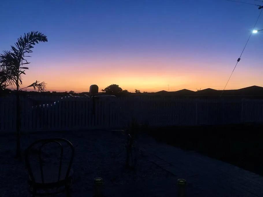 Pet & Family Friendly Ocean Front Beach Cottage Bargara 0*,