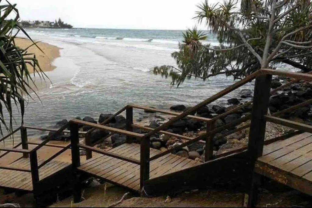 Pet & Family Friendly Ocean Front Beach Cottage Bargara