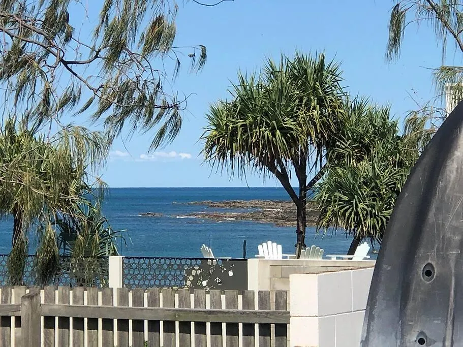 Pet & Family Friendly Ocean Front Beach Cottage Bargara 0*,  Australia